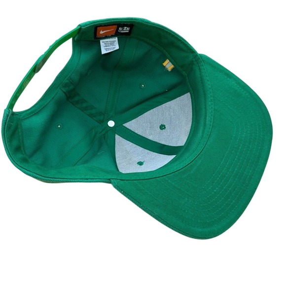Rare vintage 90s Nike Oregon Ducks Two-tone script SnapBack Baseball Cap